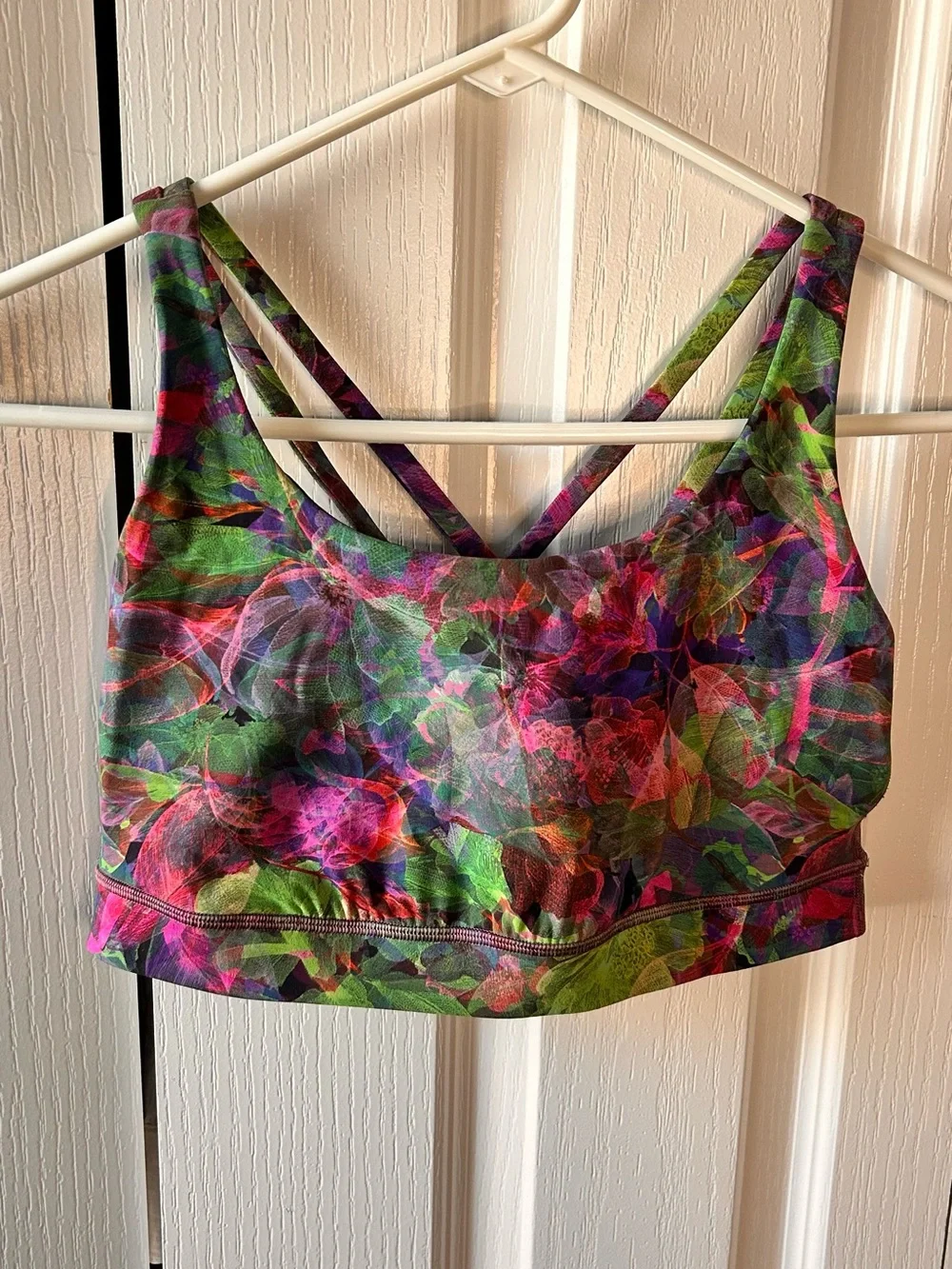 Lululemon Women's Size 10 Vivid Floral Tom Multi-Color Criss Cross Sports Bra